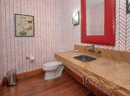 Hummingbird by Elevation Accommodations