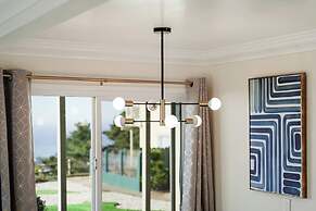 2BR Mountain Retreat with Private Deck