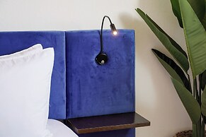 2BR Mountain Retreat with Private Deck