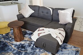 2BR Mountain Retreat with Private Deck