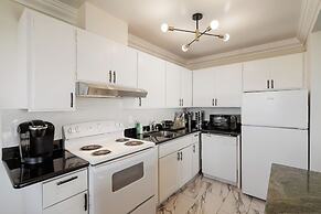 2BR Mountain Retreat with Private Deck