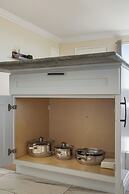 2BR Mountain Retreat with Private Deck