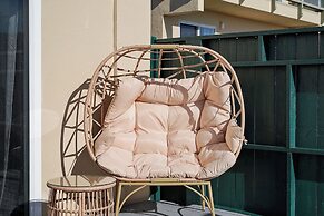 2BR Mountain Retreat with Private Deck