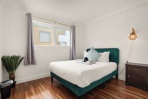 Stunning 2BR Ocean Mountain Sunset View