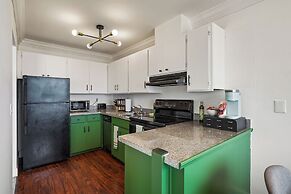 Stunning 2BR Ocean Mountain Sunset View