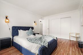 Stunning 2BR Ocean Mountain Sunset View