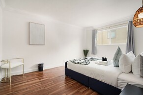 Stunning 2BR Ocean Mountain Sunset View