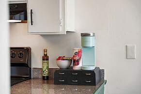 Stunning 2BR Ocean Mountain Sunset View