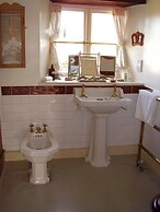 Fosse Farmhouse B&B and Holiday Cottages