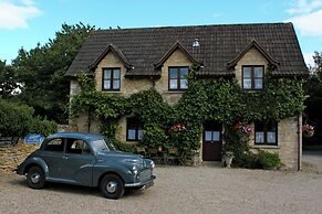 Fosse Farmhouse B&B and Holiday Cottages