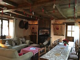 Fosse Farmhouse B&B and Holiday Cottages