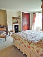 Fosse Farmhouse B&B and Holiday Cottages