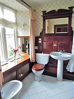 Fosse Farmhouse B&B and Holiday Cottages