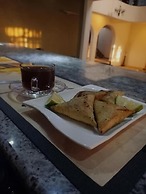 Mojoh Inn Hotel