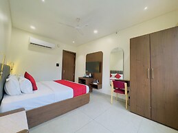 Srimad Hotel