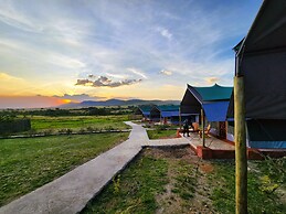 ENDEEM MARA RESORT