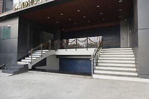 Fabhotel Evergreen