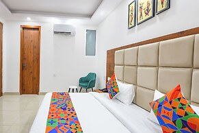 Fabhotel Evergreen