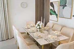Durrani Homes - Majestic 4BR at Downtown