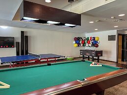 Durrani Homes - Majestic 4BR at Downtown