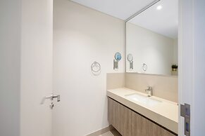 Durrani Homes - Majestic 4BR at Downtown