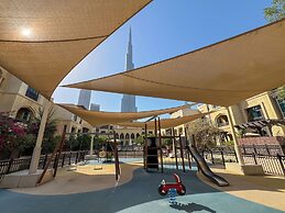 Durrani Homes - Majestic 4BR at Downtown