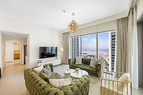 Durrani Homes - Majestic 4BR at Downtown