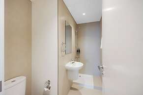 Durrani Homes - Majestic 4BR at Downtown