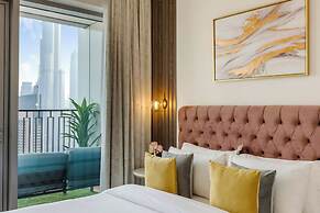 Durrani Homes - Majestic 4BR at Downtown