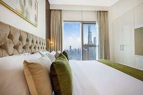 Durrani Homes - Majestic 4BR at Downtown