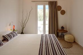 CAL DAY ROOMS SANTORINI