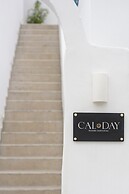 CAL DAY ROOMS SANTORINI