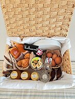 CAL DAY ROOMS SANTORINI