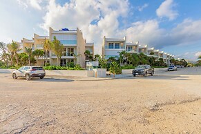 Chic Beachfront Condo Ocean View