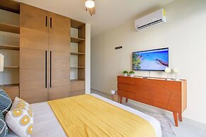 Chic Beachfront Condo Ocean View