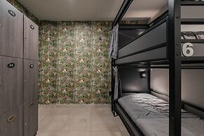 Low bed Mixed Shared Room