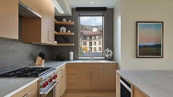 Luxe 2 Bedroom Ski In, Ski Out Residence in Snowmass Base Village