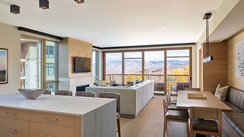 Luxe 2 Bedroom Ski In, Ski Out Residence in Snowmass Base Village