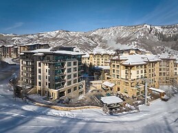 Luxe 2 Bedroom Ski In, Ski Out Residence in Snowmass Base Village