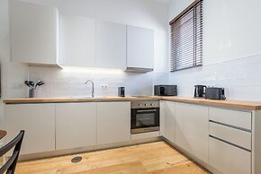 Albertina Carlos Alberto By Aspasios