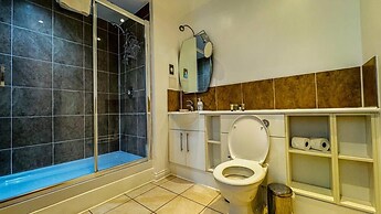 Oval House Retreat in Camden Town