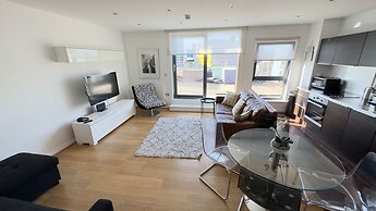 Oval House Retreat in Camden Town