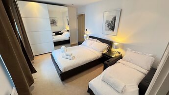 Oval House Retreat in Camden Town