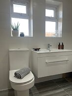 The Dooley, 3-beds, Sleeps 6, Pet Friendly