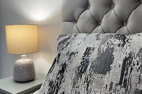 The Dooley, 3-beds, Sleeps 6, Pet Friendly