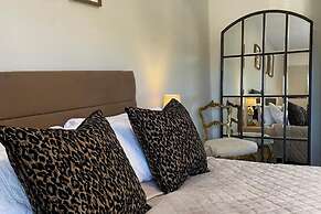 The Dooley, 3-beds, Sleeps 6, Pet Friendly