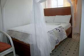 Siaya White Hotel