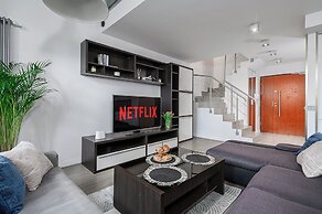 Lumina luxury 2-level apart with parking