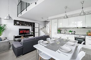 Lumina luxury 2-level apart with parking