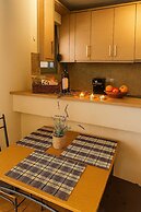Filiatra Cozy Central Gem With Balcony
